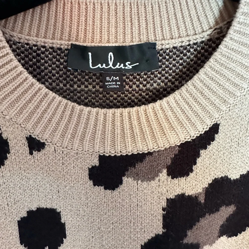 Lulu’s Leopard Sweater - Picture 2 of 2